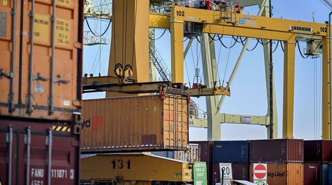 Port of Montreal crane