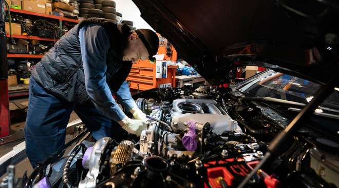 Car mechanic