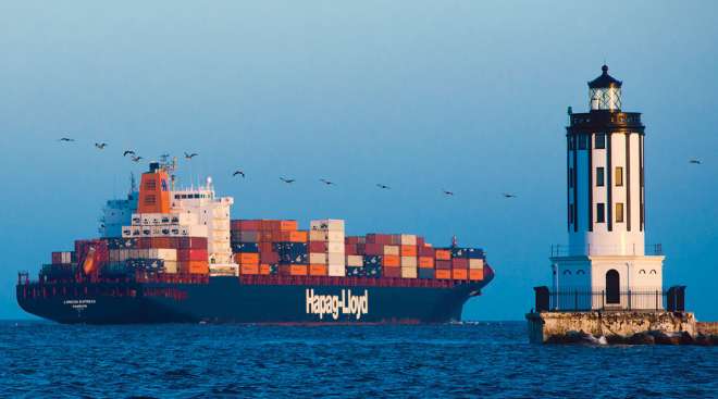 Hapag-Lloyd ship